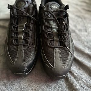 Men’s Black Nike Air Max 95 Size 8